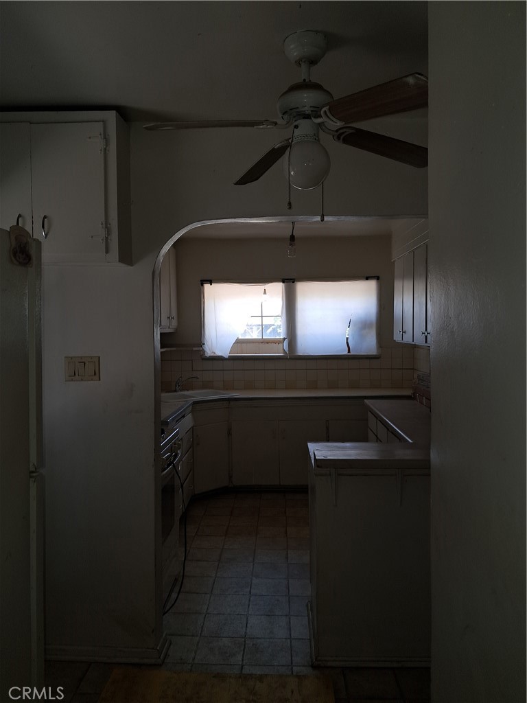 https://media.crmls.org/medias/4e36eaff-64af-4e55-b7a0-82bde7382081.jpg?preset=X-Large