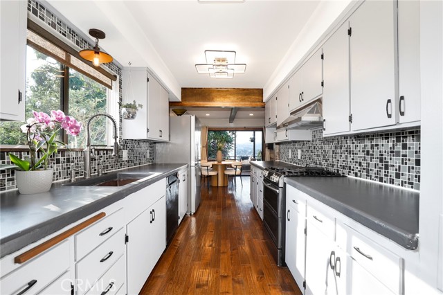 Detail Gallery Image 8 of 38 For 3921 Paige St, Los Angeles,  CA 90031 - 3 Beds | 2 Baths