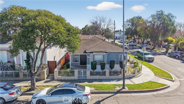 Detail Gallery Image 3 of 44 For 200 E Century Bld, Los Angeles,  CA 90003 - 2 Beds | 1 Baths