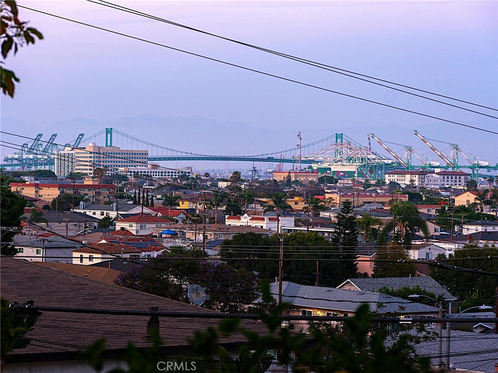 https://media.crmls.org/medias/4e38efcd-9bc7-47f7-92f8-3a5e7e99f1f8.jpg?preset=X-Large