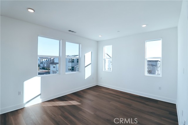 418 Lobata, Irvine CA: https://media.crmls.org/medias/4e38f71a-0f85-488b-b7f2-91e7faf601eb.jpg