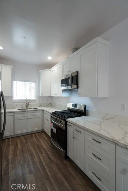 Detail Gallery Image 13 of 31 For 10304 Primrose Ave, Hesperia,  CA 92345 - 3 Beds | 2 Baths