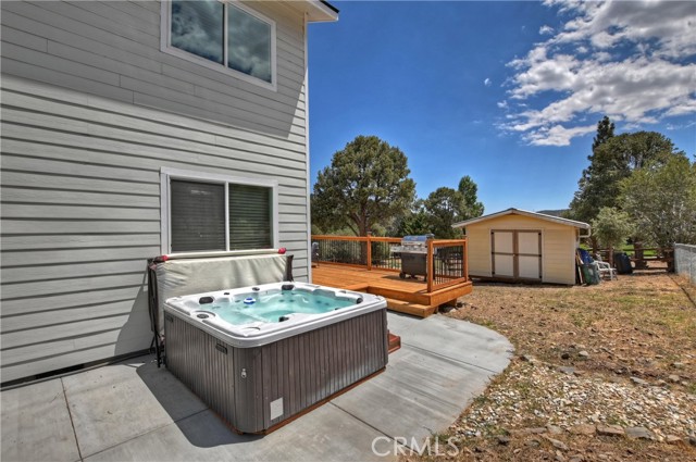 1215 Valley View Drive, Big Bear City CA: https://media.crmls.org/medias/4e3a2c8f-58fe-4a66-b2ec-ac0faa3bf6f1.jpg