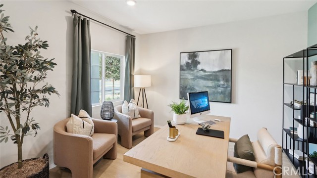 Detail Gallery Image 5 of 15 For 30550 via Del Cielo, Winchester,  CA 92596 - 5 Beds | 3 Baths