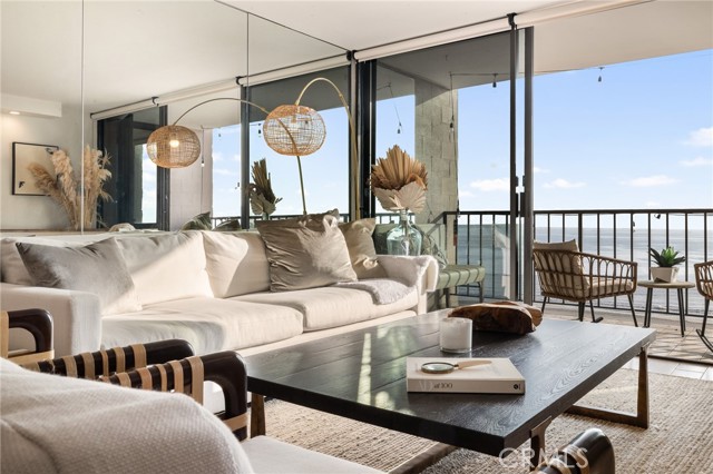 Detail Gallery Image 3 of 34 For 1750 E Ocean Bld #209,  Long Beach,  CA 90802 - 2 Beds | 2 Baths