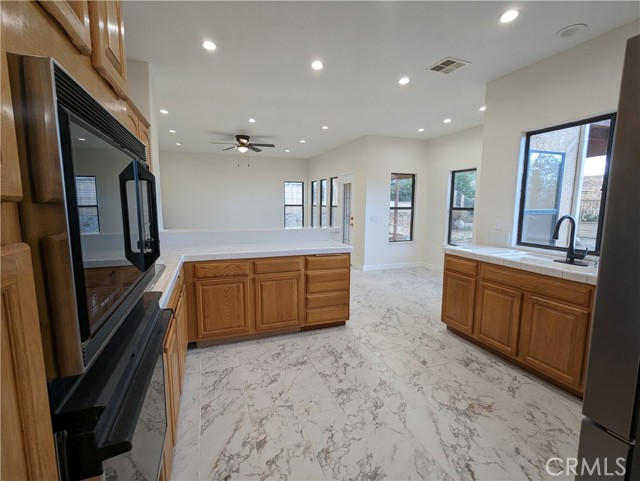 Detail Gallery Image 21 of 66 For 42057 Parkmont Dr, Quartz Hill,  CA 93536 - 5 Beds | 3 Baths