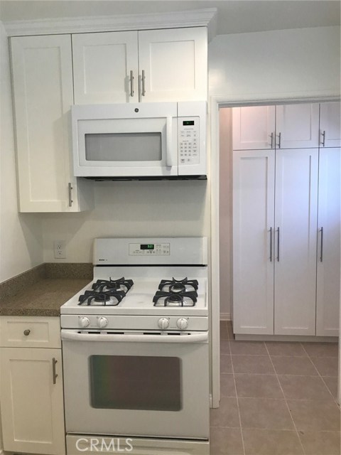 10808 Lawler Street, Los Angeles CA: https://media.crmls.org/medias/4e3c6120-9258-4077-b515-38fb14b14189.jpg