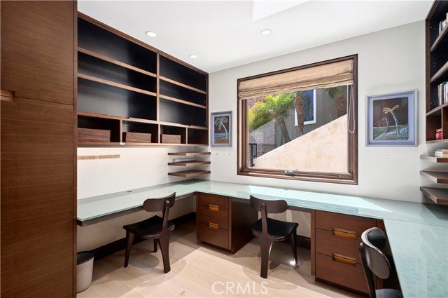 88 Emerald, Laguna Beach CA: https://media.crmls.org/medias/4e3d808a-673b-4b0d-a26e-50eaa54b6934.jpg