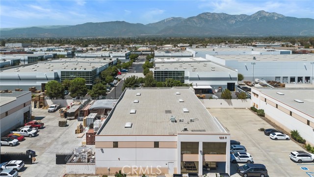 620 S Magnolia Avenue, Ontario CA: https://media.crmls.org/medias/4e3e58d4-99e2-4f40-ab9d-126c92ea50df.jpg