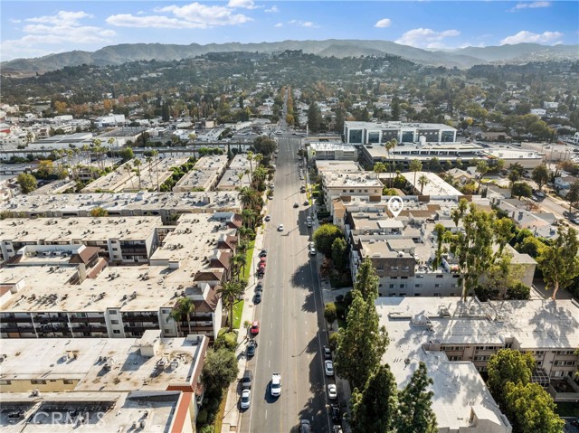 Detail Gallery Image 33 of 34 For 5339 Lindley Ave #304,  Tarzana,  CA 91356 - 3 Beds | 3 Baths