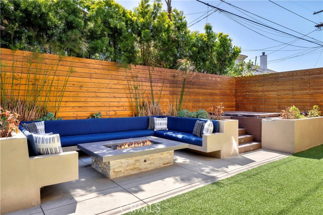 2210 Robinson Street, Redondo Beach, California 90278, 5 Bedrooms Bedrooms, ,4 BathroomsBathrooms,Residential,Sold,Robinson Street,SB22055222