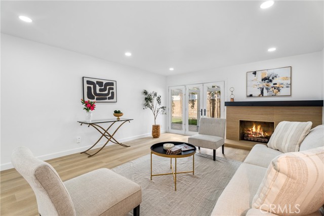 Detail Gallery Image 2 of 40 For 6821 Loyola Dr, Huntington Beach,  CA 92647 - 4 Beds | 2 Baths