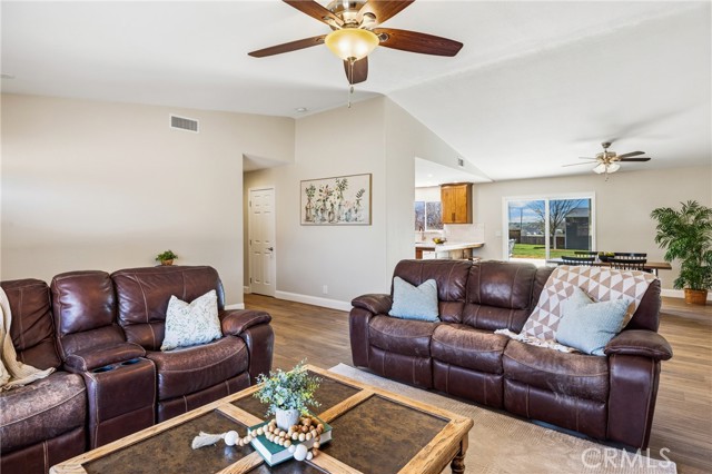 Detail Gallery Image 5 of 37 For 4070 Deer Creek, Paso Robles,  CA 93446 - 3 Beds | 2 Baths