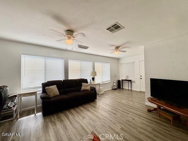 Detail Gallery Image 20 of 37 For 4252 E Avenue Q11, Palmdale,  CA 93552 - 3 Beds | 3 Baths