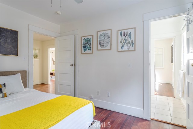Detail Gallery Image 14 of 16 For 5124 De Longpre Ave #3/4,  Los Angeles,  CA 90027 - 2 Beds | 1 Baths