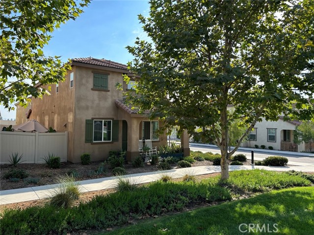 Detail Gallery Image 3 of 26 For 2134 Lavender Ln, Colton,  CA 92324 - 3 Beds | 2/1 Baths