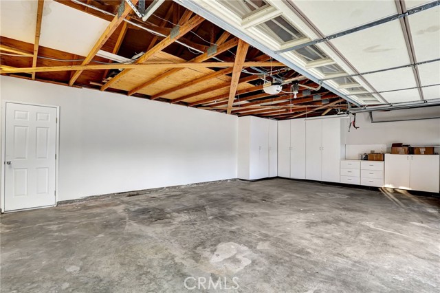 10938 Remmet Avenue, Chatsworth CA: https://media.crmls.org/medias/4e449ae2-33d5-45ba-97ff-f7a90b42ddd0.jpg