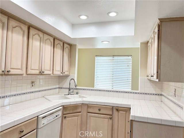 Detail Gallery Image 12 of 37 For 13946 Sandy Way 26a,  Garden Grove,  CA 92844 - 3 Beds | 2/1 Baths