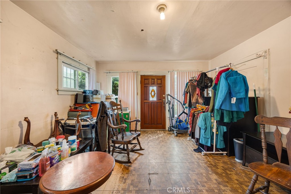 https://media.crmls.org/medias/4e459d06-d799-49bf-b677-427a6b6a05f5.jpg?preset=X-Large