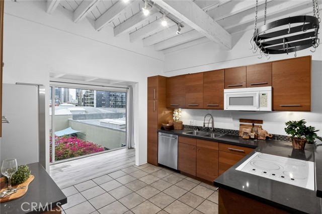 Detail Gallery Image 11 of 31 For 941 W Hawthorn #9,  San Diego,  CA 92101 - 2 Beds | 2 Baths