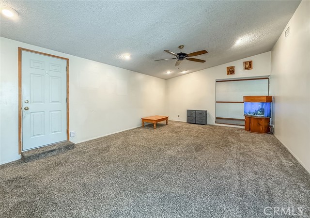 2191 Hilldale Avenue, Simi Valley CA: https://media.crmls.org/medias/4e465533-4e35-47d6-a721-fa20f73060fc.jpg