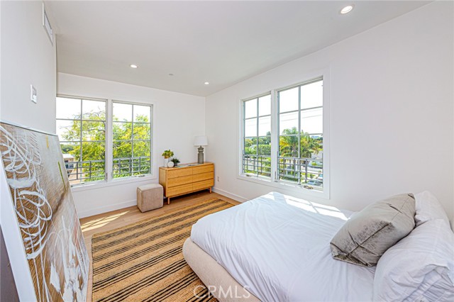3803 BERRYMAN, Los Angeles CA: https://media.crmls.org/medias/4e4707c7-2ca2-418f-b7ae-419e29ce3f27.jpg