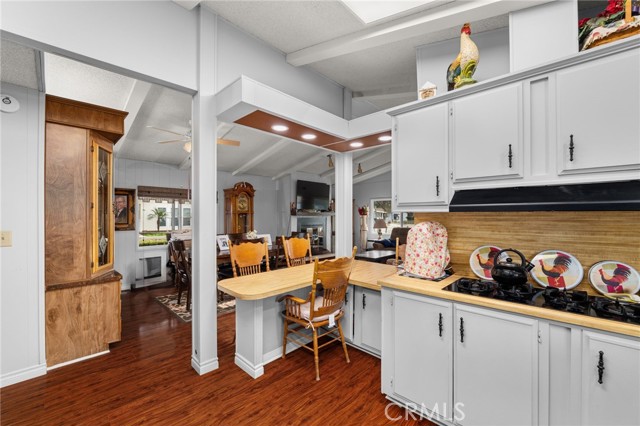 Detail Gallery Image 8 of 39 For 13381 Magnolia #35,  Corona,  CA 92879 - 2 Beds | 2 Baths