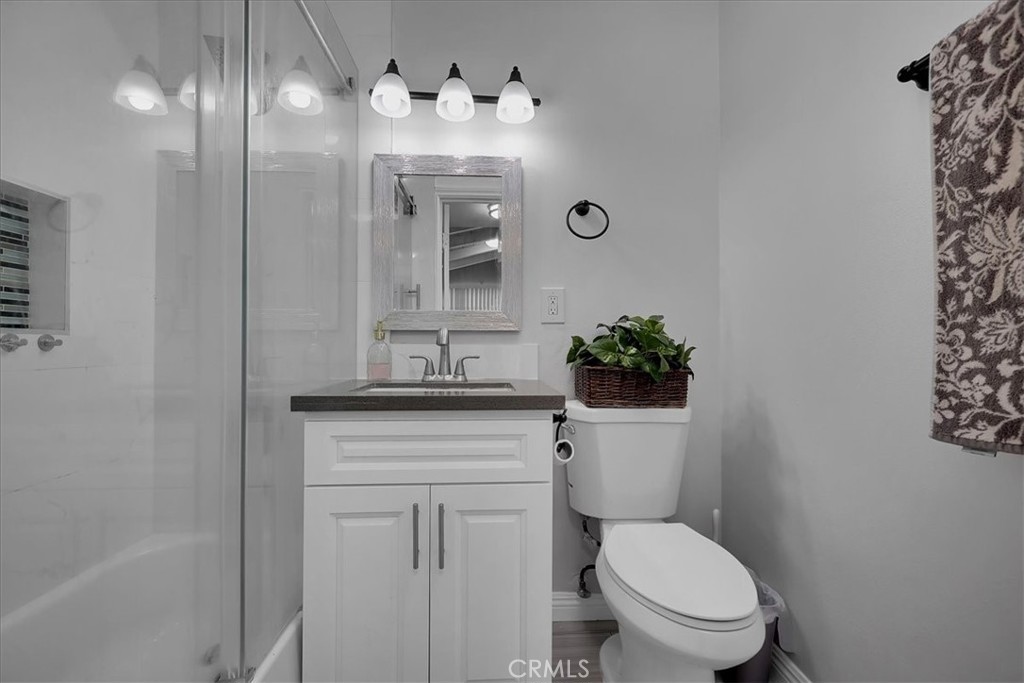 https://media.crmls.org/medias/4e492e24-337c-4bc8-ba87-5795e8aa3d81.jpg?preset=X-Large