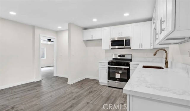 Detail Gallery Image 2 of 11 For 11315 Miranda, North Hollywood,  CA 91601 - 2 Beds | 2 Baths