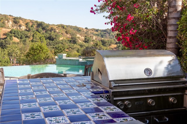 2604 Perkins Circle, Glendale CA: https://media.crmls.org/medias/4e49d3cd-4ba4-47b4-861f-cff817d51987.jpg