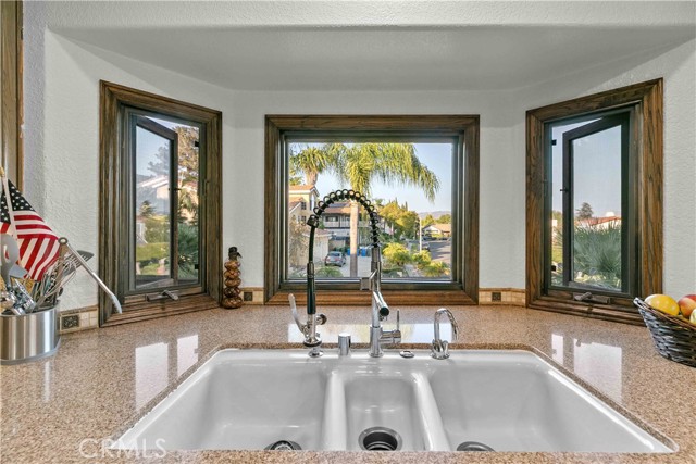 3225 Yardley Place, Simi Valley CA: https://media.crmls.org/medias/4e49e9f7-5ac3-4f86-bfd0-c16690e125da.jpg