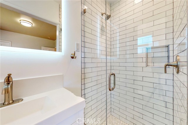 Detail Gallery Image 19 of 35 For 7648 Ostrom Ave, Lake Balboa,  CA 91406 - 4 Beds | 3 Baths