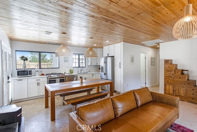 Detail Gallery Image 12 of 39 For 61680 Valley View Dr, Joshua Tree,  CA 92252 - 3 Beds | 2 Baths