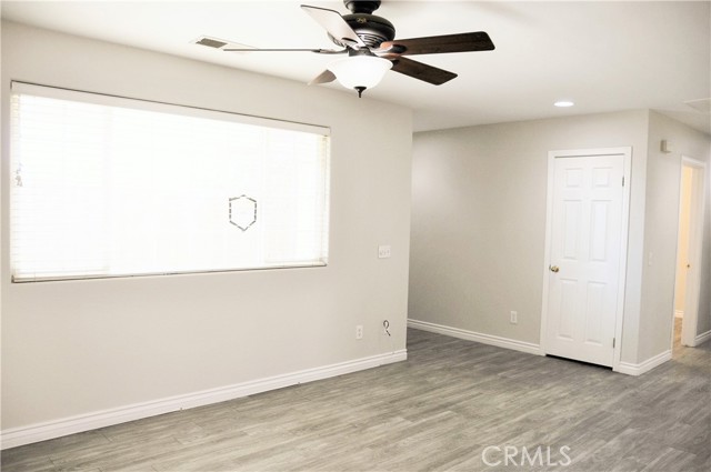 Detail Gallery Image 2 of 11 For 15354 Kiamichi Rd, Apple Valley,  CA 92307 - 3 Beds | 2 Baths