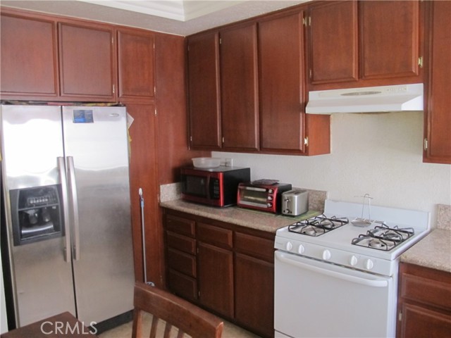 668 668 N Quince, Rialto CA: https://media.crmls.org/medias/4e4b361b-a5ed-4589-8dce-f36fe89b732e.jpg