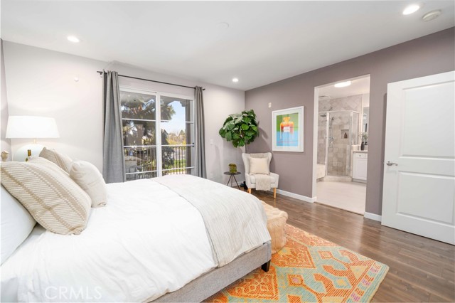 13031 Villosa Place, Playa Vista CA: https://media.crmls.org/medias/4e4c4532-669d-400e-bbda-c605c0a89841.jpg