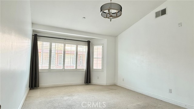 Detail Gallery Image 11 of 25 For 5241 Colodny Dr #403,  Agoura Hills,  CA 91301 - 3 Beds | 2/1 Baths