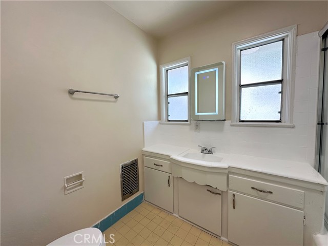 1436 S Holt Avenue, Los Angeles CA: https://media.crmls.org/medias/4e4e6023-52df-4b5e-ade5-7cbdd0c0a47b.jpg