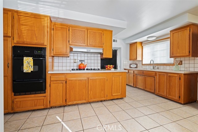1027 Douglas Avenue photo 2