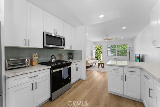 2077 Reed Ave., Pacific Beach (San Diego) CA: https://media.crmls.org/medias/4e4fdaf6-ca74-4dd9-b988-903b168e90dc.jpg