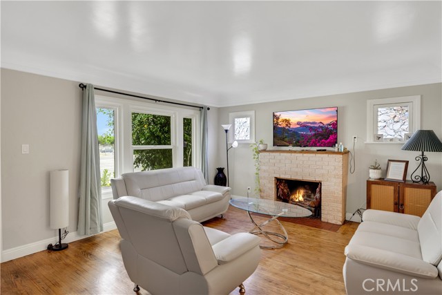 Detail Gallery Image 8 of 26 For 3501 Del Mar, Pasadena,  CA 91107 - 3 Beds | 2 Baths
