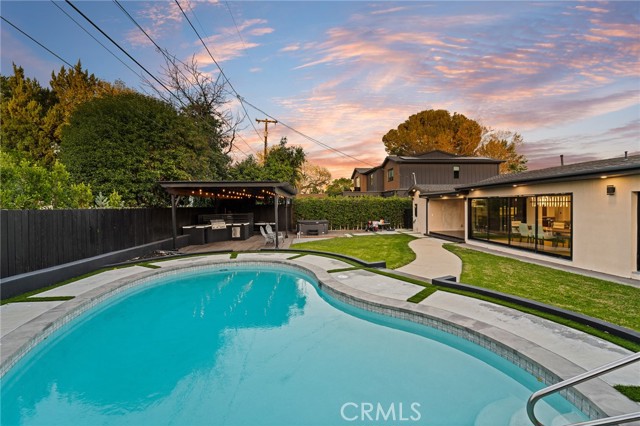 Detail Gallery Image 35 of 41 For 23103 Leonora, Woodland Hills,  CA 91367 - 3 Beds | 3 Baths