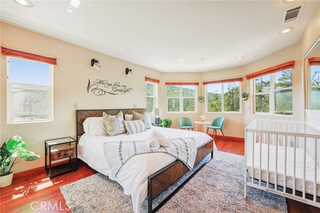 29450 Piney Lane, Cedar Glen CA: https://media.crmls.org/medias/4e53b4e0-330d-4413-a5f4-5a06b61cfa28.jpg