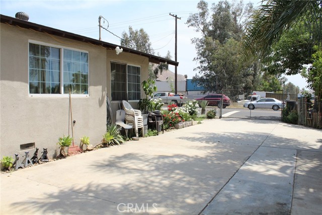 975 E CITRUS Street, Riverside CA: https://media.crmls.org/medias/4e548431-f6cb-42e2-a5f6-943ad4233f52.jpg