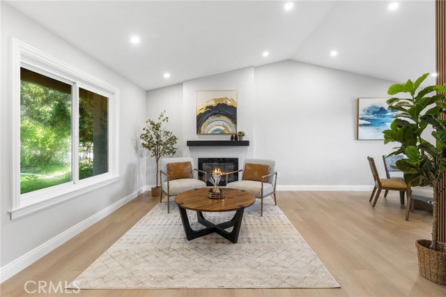 Detail Gallery Image 4 of 65 For 8093 Banyan, Rancho Cucamonga,  CA 91701 - 4 Beds | 2/1 Baths