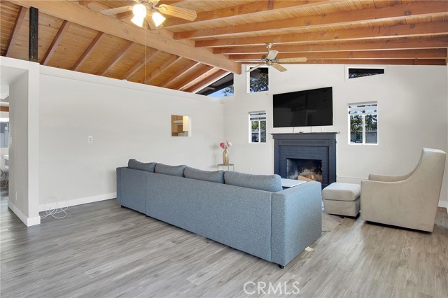 Detail Gallery Image 9 of 20 For 10632 Larry Dr, Anaheim,  CA 92804 - 3 Beds | 2 Baths