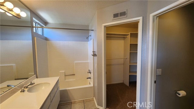 Detail Gallery Image 19 of 33 For 28456 Yosemite Dr, Lake Forest,  CA 92679 - 3 Beds | 3 Baths