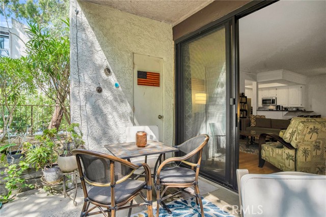 8675 Falmouth Avenue, Playa del Rey CA: https://media.crmls.org/medias/4e55eeec-8d9b-4737-bf7b-2359a9fba74e.jpg