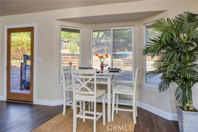 Detail Gallery Image 4 of 34 For 16330 Conestoga Rd, Hidden Valley Lake,  CA 95467 - 3 Beds | 2 Baths