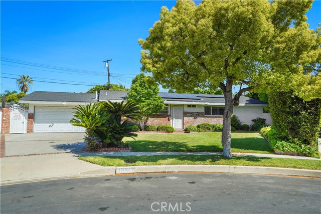 Detail Gallery Image 2 of 41 For 16433 Romar St, Granada Hills,  CA 91343 - 3 Beds | 3 Baths